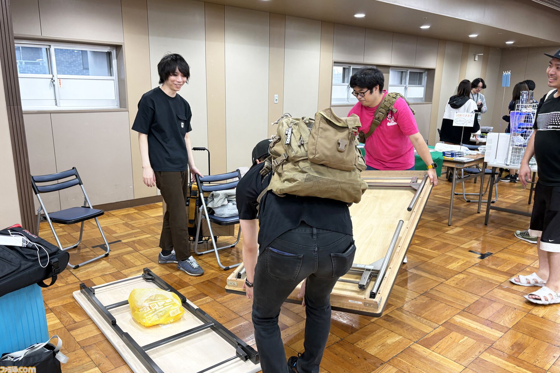 転売ヤーはゲーミングバザーに近寄らない方がいい。顔写真と個人情報を公式Tシャツにされるか、一生『Quake』を回すことになるから