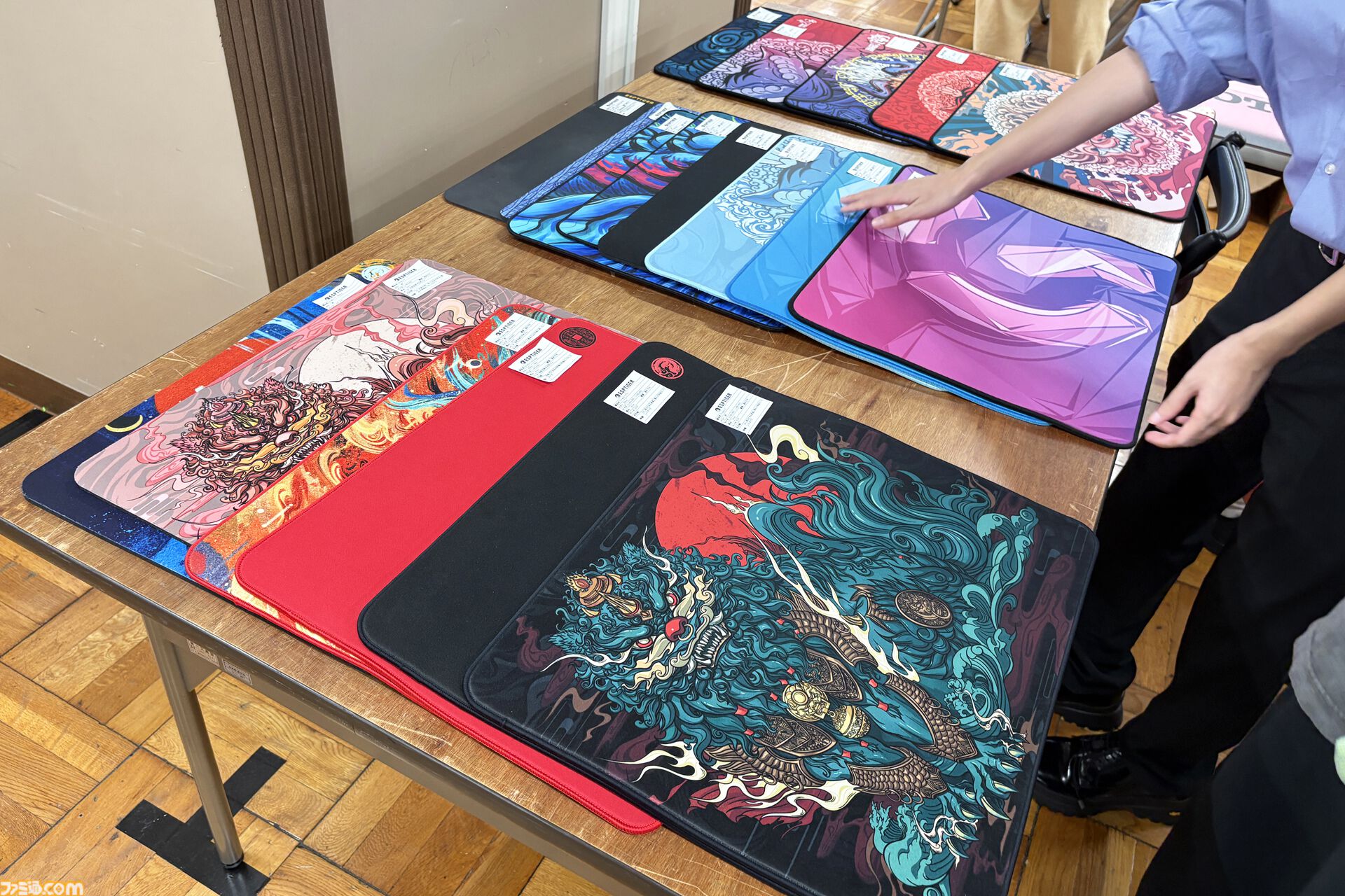 転売ヤーはゲーミングバザーに近寄らない方がいい。顔写真と個人情報を公式Tシャツにされるか、一生『Quake』を回すことになるから