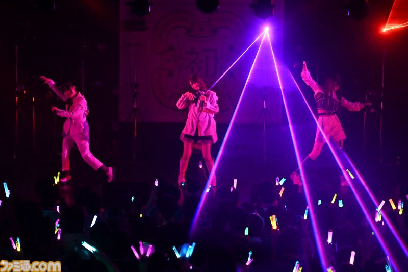 『学マス』デビューライブツアー“初恋公演”（広島）リポート。広の“素”を見せる新曲『コンテンポラリのダンス』が初披露！ 3人の声が綺麗に重なりあう、全体曲のパフォーマンスも見逃せない公演に