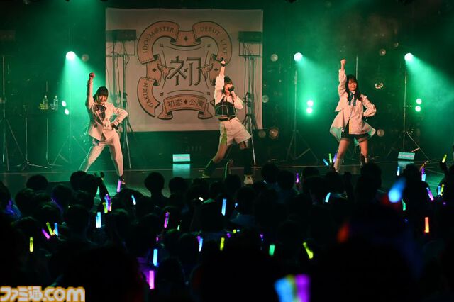 『学マス』デビューライブツアー“初恋公演”（広島）リポート。広の“素”を見せる新曲『コンテンポラリのダンス』が初披露！ 3人の声が綺麗に重なりあう、全体曲のパフォーマンスも見逃せない公演に