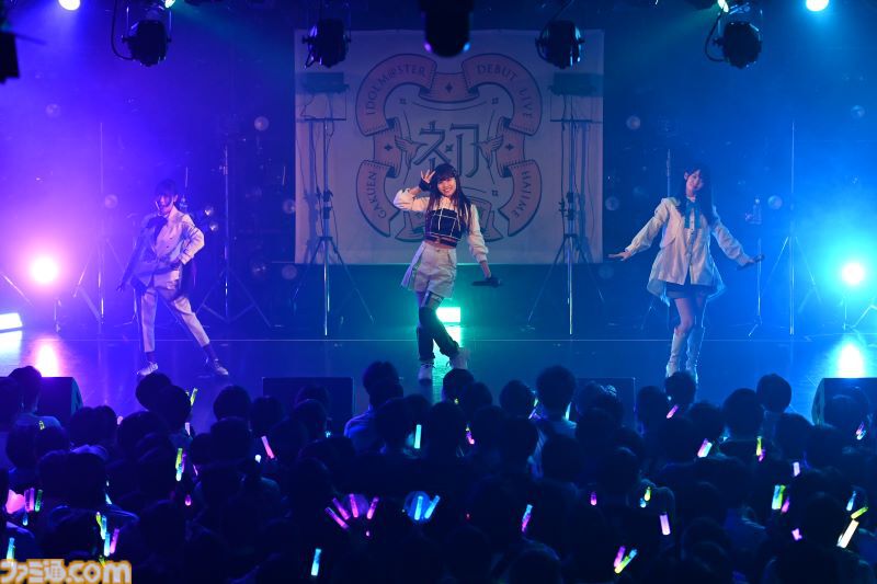『学マス』デビューライブツアー“初恋公演”（広島）リポート。広の“素”を見せる新曲『コンテンポラリのダンス』が初披露！ 3人の声が綺麗に重なりあう、全体曲のパフォーマンスも見逃せない公演に