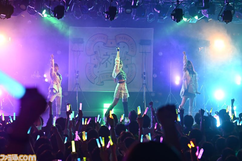 『学マス』デビューライブツアー“初恋公演”（広島）リポート。広の“素”を見せる新曲『コンテンポラリのダンス』が初披露！ 3人の声が綺麗に重なりあう、全体曲のパフォーマンスも見逃せない公演に
