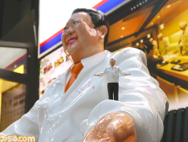 すしざんまい社長“マグロ大王”がお馴染みのポーズでフィギュア化。人気のネタたちとともにガチャで10月下旬発売