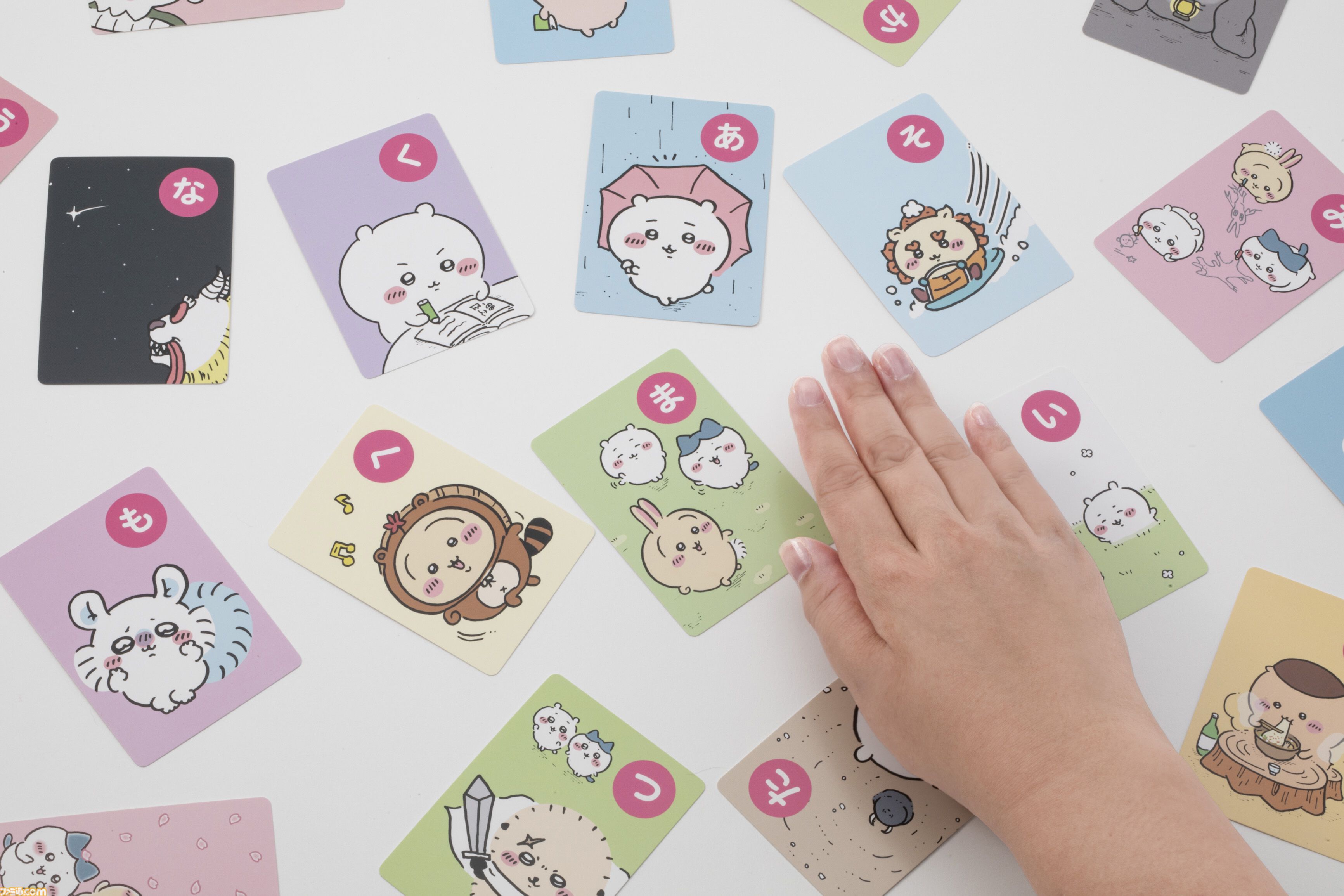 ちいかわ』かるた発売。ちいかわ、ハチワレ、うさぎのかわいいイラスト