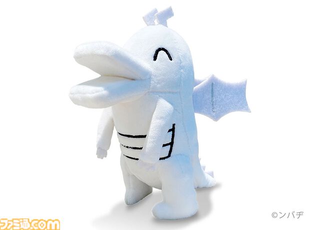 好きな惣菜発表ドラゴンのグッズが販売スタート。ぬいぐるみは手に乗るサイズのかわいいやつ。グラスは吹き出しで遊べそう