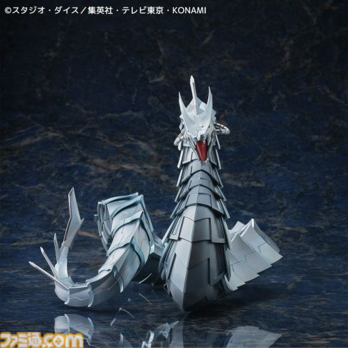 『遊戯王』サイバー・ドラゴンがフィギュアとなって登場、約30cmのビックサイズ。メタリック塗装も相まって劇中さながらのかっこよさに