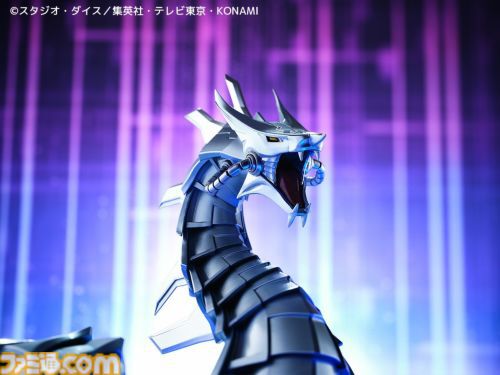 『遊戯王』サイバー・ドラゴンがフィギュアとなって登場、約30cmのビックサイズ。メタリック塗装も相まって劇中さながらのかっこよさに