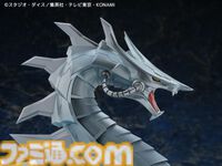 『遊戯王』サイバー・ドラゴンがフィギュアとなって登場、約30cmのビックサイズ。メタリック塗装も相まって劇中さながらのかっこよさに