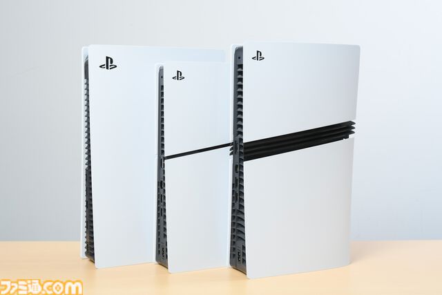 PS5 Pro実機が来たぞ！ 従来のPS5本体と比べてサイズ感やデザインはどう変わった？ 開封しながら見た目をチェック。ディスクドライブの取り付け・換装方法も紹介