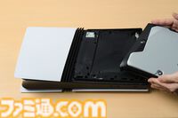 PS5 Pro実機が来たぞ！ 従来のPS5本体と比べてサイズ感やデザインはどう変わった？ 開封しながら見た目をチェック。ディスクドライブの取り付け・換装方法も紹介