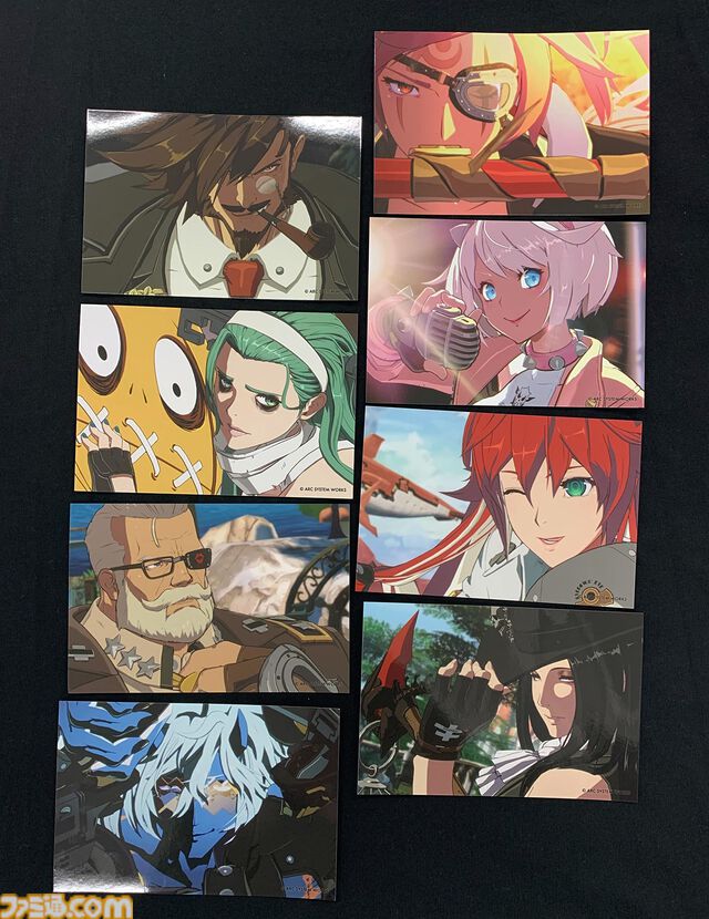 【GGST】『ギルティギア ストライヴ』ファミ通DXパックのグッズサンプルが公開。描き下ろしTシャツやアクキー、カイの3Dクリスタルなどが付属