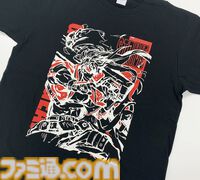 【GGST】『ギルティギア ストライヴ』ファミ通DXパックのグッズサンプルが公開。描き下ろしTシャツやアクキー、カイの3Dクリスタルなどが付属