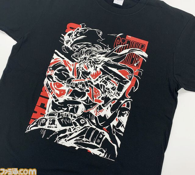 【GGST】『ギルティギア ストライヴ』ファミ通DXパックのグッズサンプルが公開。描き下ろしTシャツやアクキー、カイの3Dクリスタルなどが付属