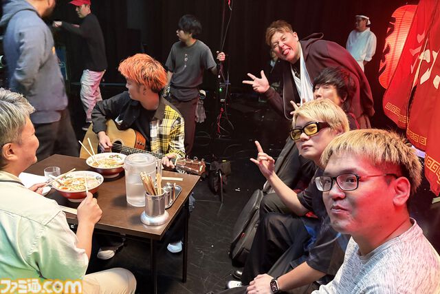 椎名慶治の新曲『Let's HIT』MV主演はMMORPG運営ディレクター。醤油ラーメンとオンラインゲームはだいたい同じ【豚ガラ、鶏ガラ、HIT柄】