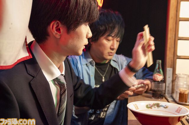 椎名慶治の新曲『Let's HIT』MV主演はMMORPG運営ディレクター。醤油ラーメンとオンラインゲームはだいたい同じ【豚ガラ、鶏ガラ、HIT柄】