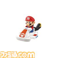 【マクドナルド】『マリオカート』のハッピーセットが11月15日より発売。カートはステッカーでのデコカスタマイズやタイヤの付け替えが可能