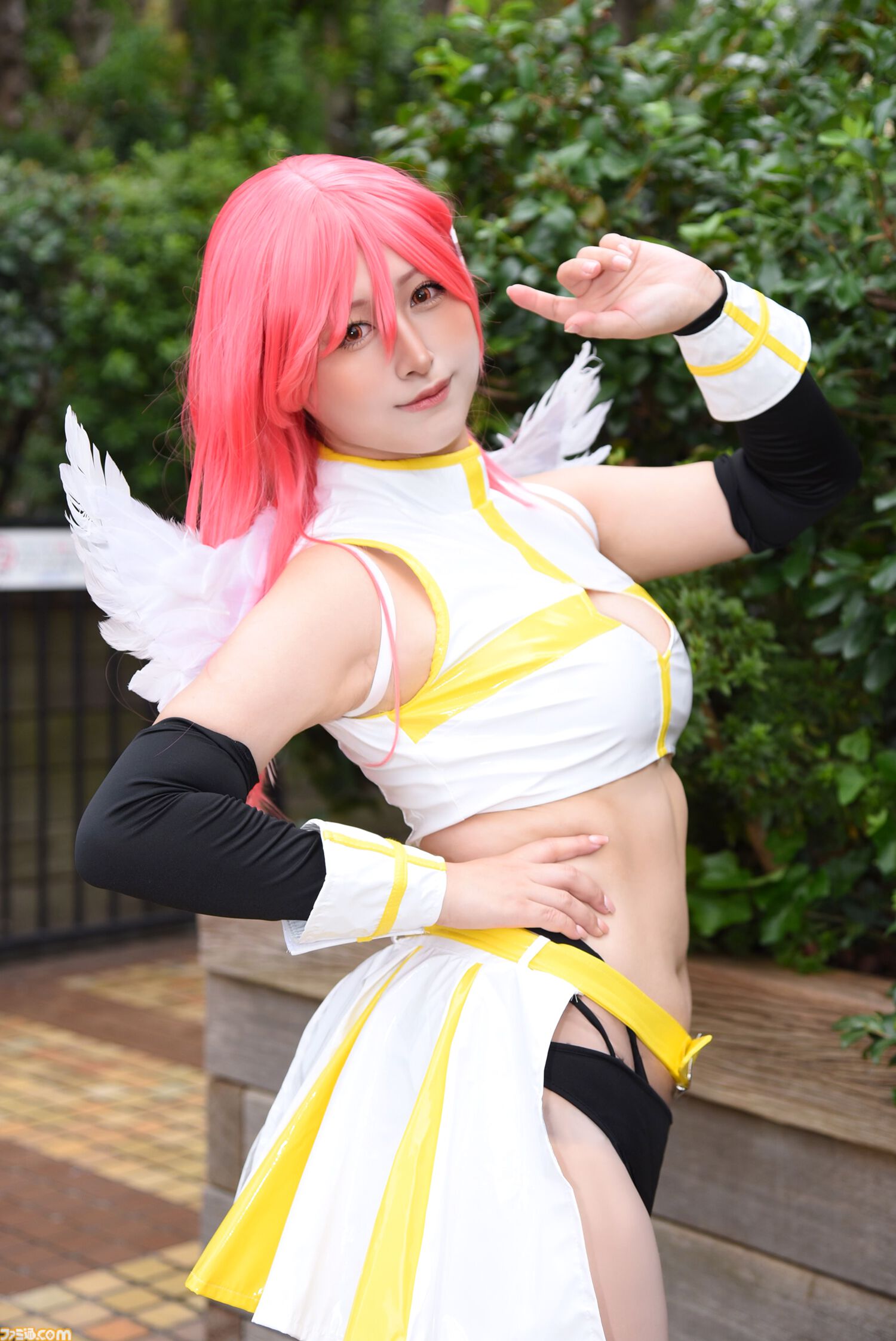 【コスプレ】『ドラクエ3リメイク』勇者、武闘家、遊び人、賢者が池袋に集結！ 『NIKKE』『ブルアカ』レイヤーたちも駆けつけた“池ハロ2024”リポート