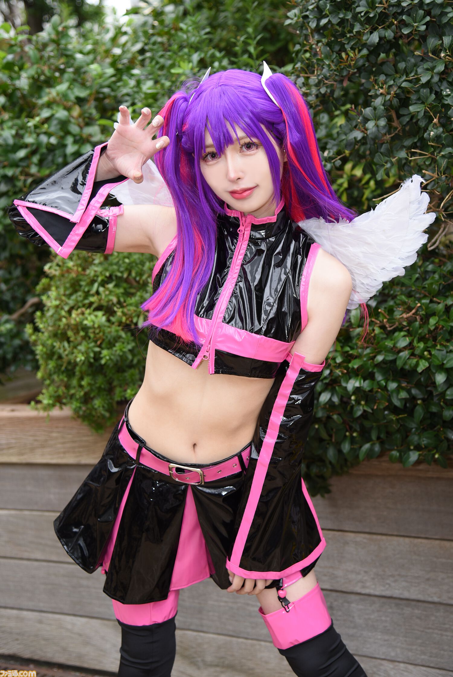 【コスプレ】『ドラクエ3リメイク』勇者、武闘家、遊び人、賢者が池袋に集結！ 『NIKKE』『ブルアカ』レイヤーたちも駆けつけた“池ハロ2024”リポート