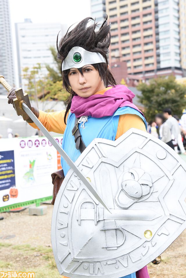 【コスプレ】『ドラクエ3リメイク』勇者、武闘家、遊び人、賢者が池袋に集結！ 『NIKKE』『ブルアカ』レイヤーたちも駆けつけた“池ハロ2024”リポート
