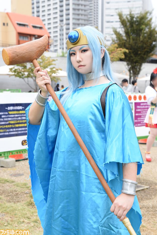 【コスプレ】『ドラクエ3リメイク』勇者、武闘家、遊び人、賢者が池袋に集結！ 『NIKKE』『ブルアカ』レイヤーたちも駆けつけた“池ハロ2024”リポート