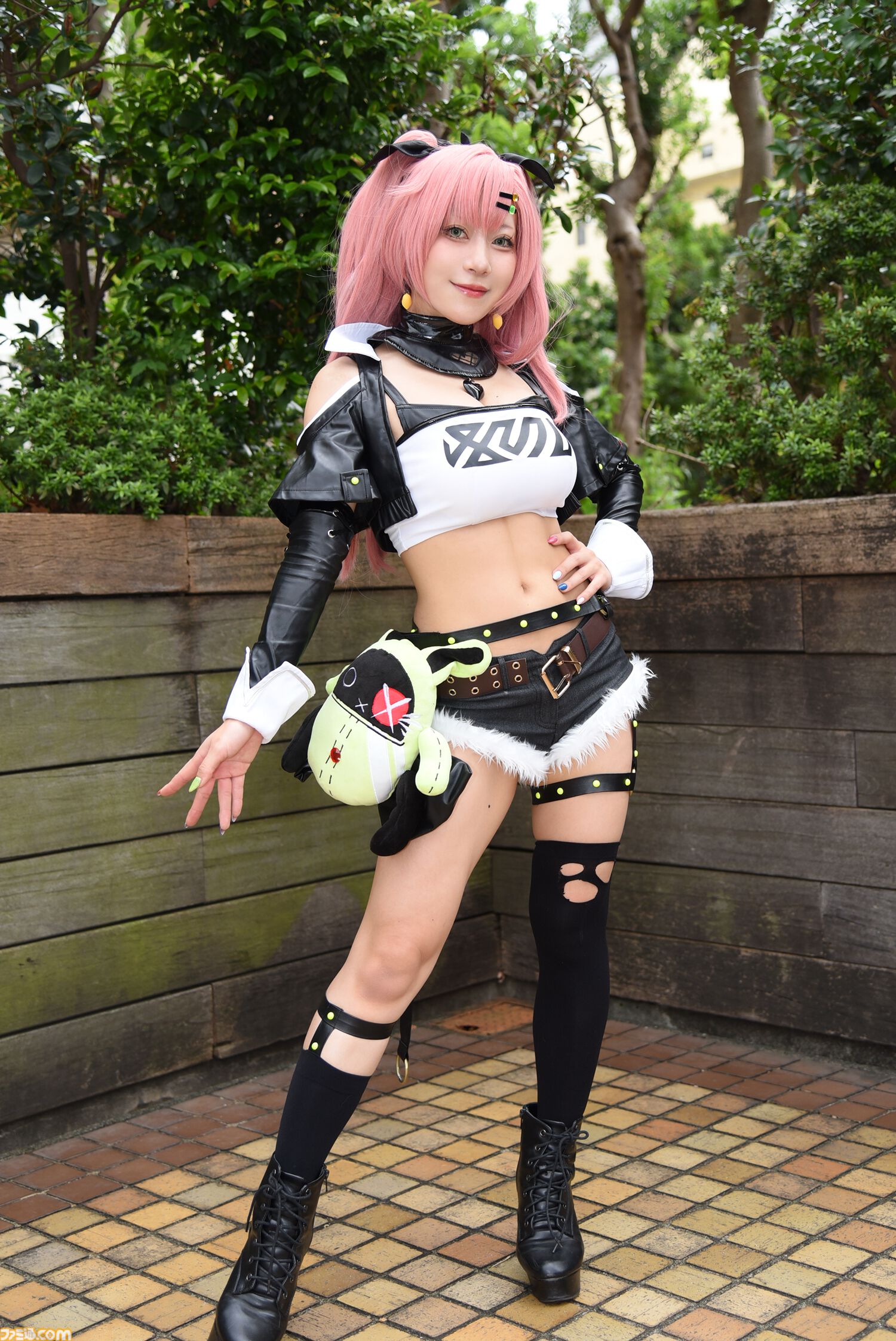 【コスプレ】『NIKKE』『BLEACH』『Re：ゼロ』『ダンダダン』に『ダンジョン飯』！ “池ハロ2024”を沸かせたコスプレイヤー総まとめ