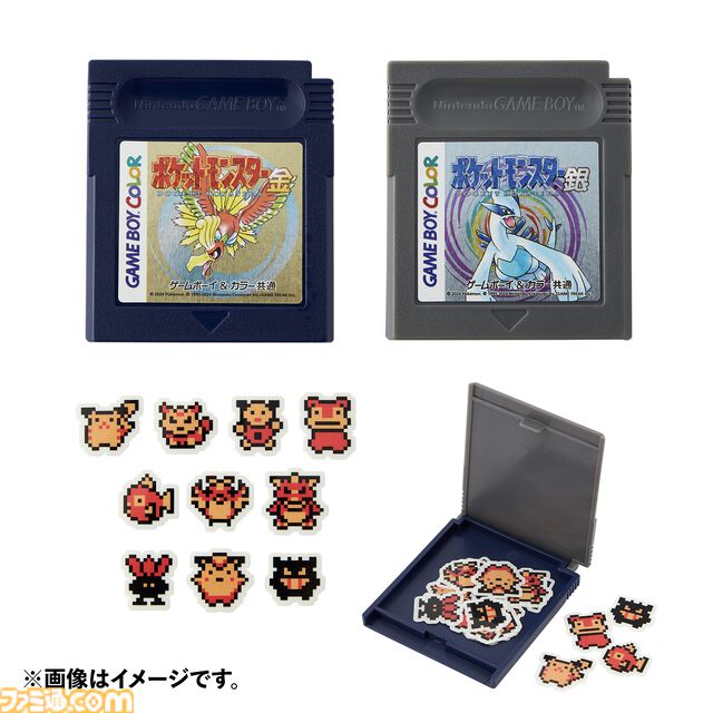 『ポケモン金・銀』ルギア＆ホウオウのスカジャンはバックの刺繍がクールで、裏地のマップの柄も粋。25周年記念グッズが公式ショップにて発売