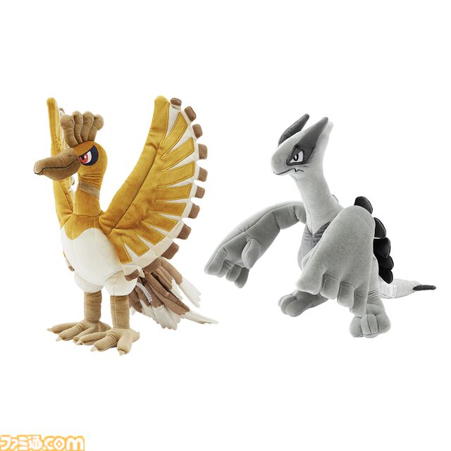 『ポケモン金・銀』ルギア＆ホウオウのスカジャンはバックの刺繍がクールで、裏地のマップの柄も粋。25周年記念グッズが公式ショップにて発売