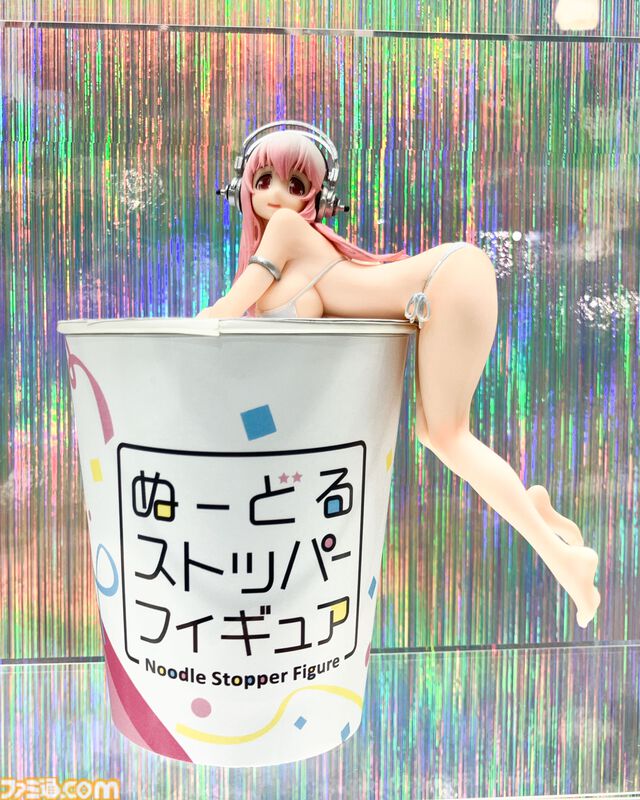 ぬーどるストッパーは水着の美少女から世紀末覇者まで網羅する。生活に溶け込むフィギュアシリーズ10年の歴史【アミューズメント エキスポ 2024】