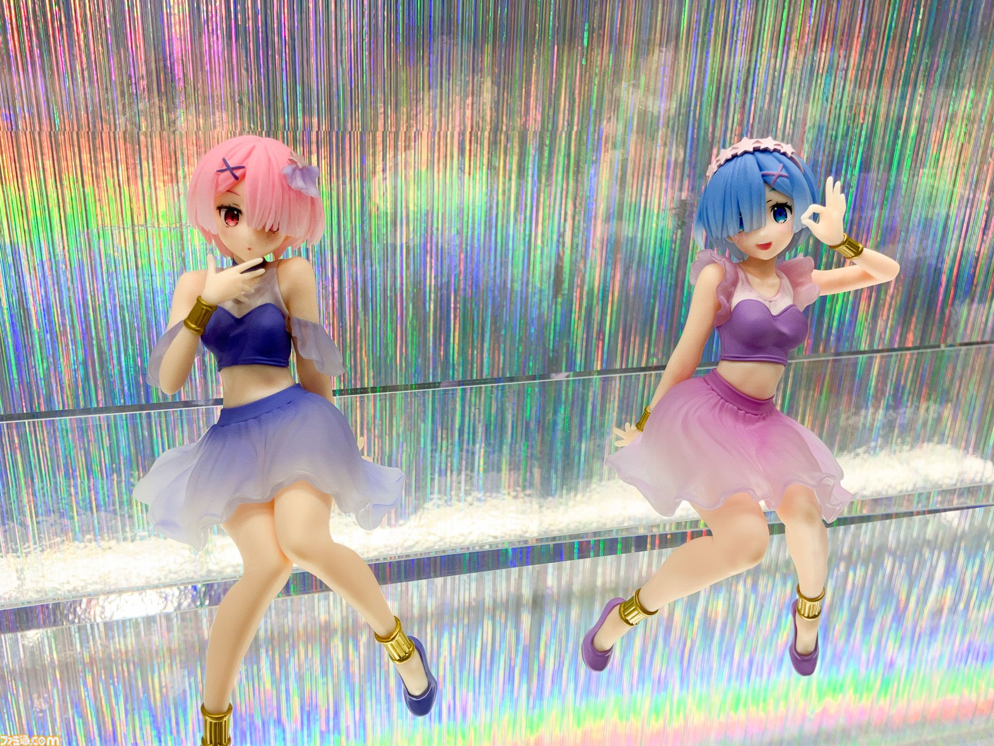 ぬーどるストッパーは水着の美少女から世紀末覇者まで網羅する。生活に