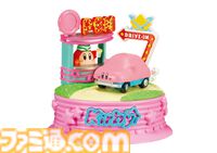 『星のカービィ』レトロポップなかわいい台座付きフィギュア“Kirby in Pop City!!”が発売。カービィ＆ワドルディの楽しそうなワンシーンを立体化