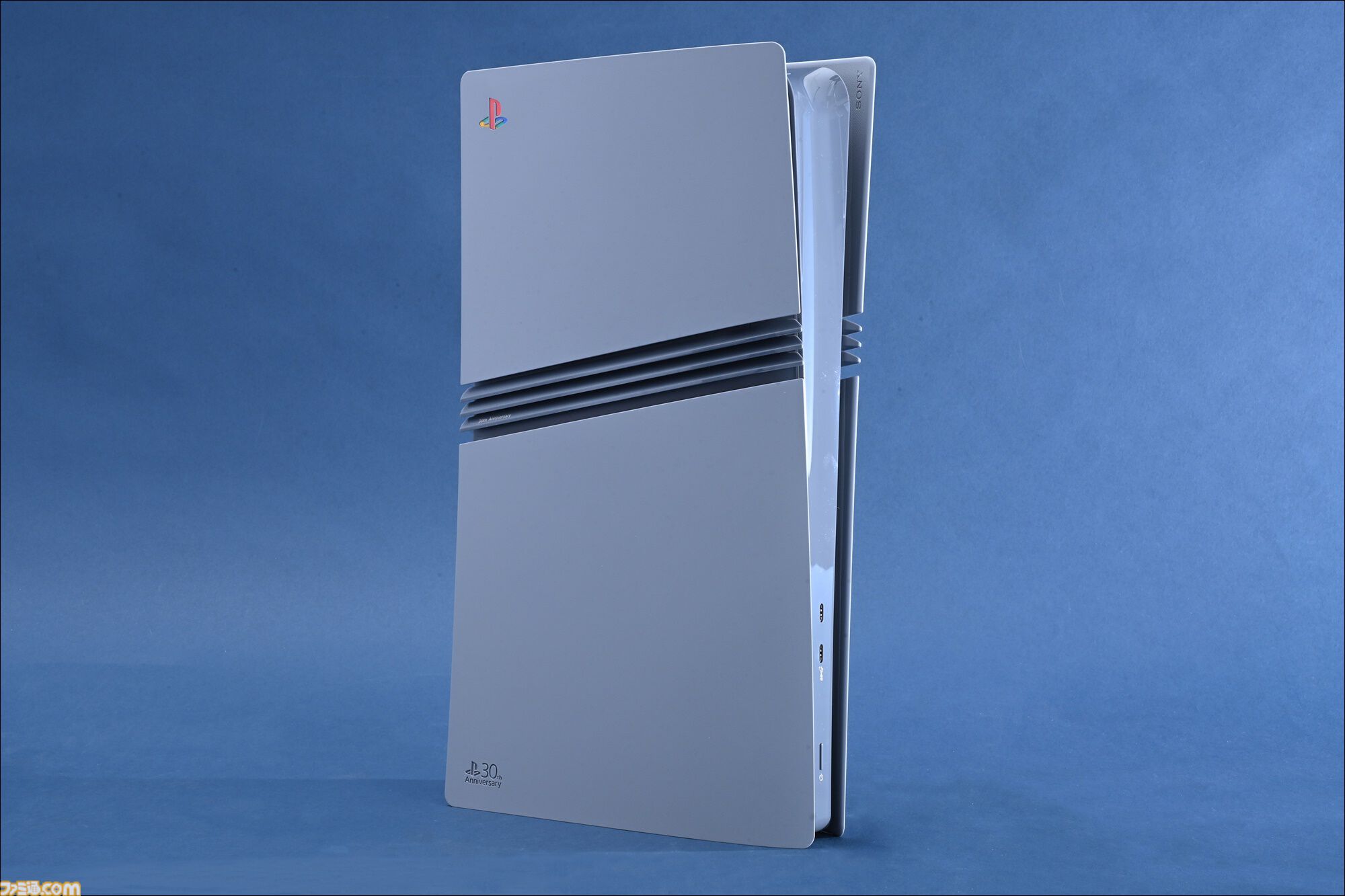 プレステ30周年記念モデルPS5Pro開封リポ。初代PSの配色や限定