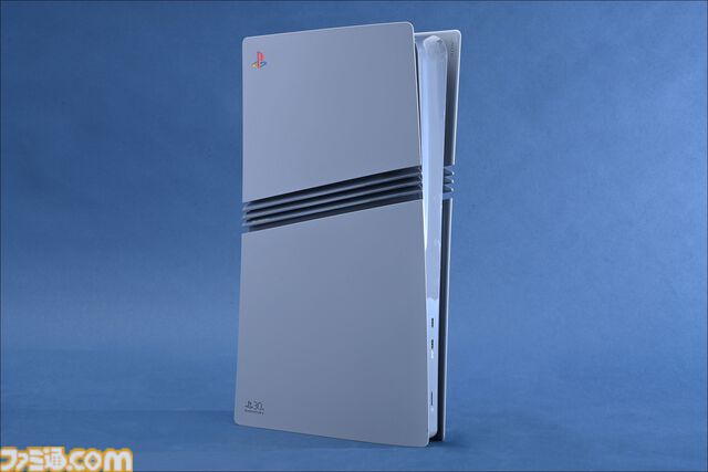 プレステ30周年記念モデルPS5Pro開封リポ。初代PSの配色や限定ロゴがカッコよすぎる、アクセサリーや化粧箱へのこだわりもスゴい