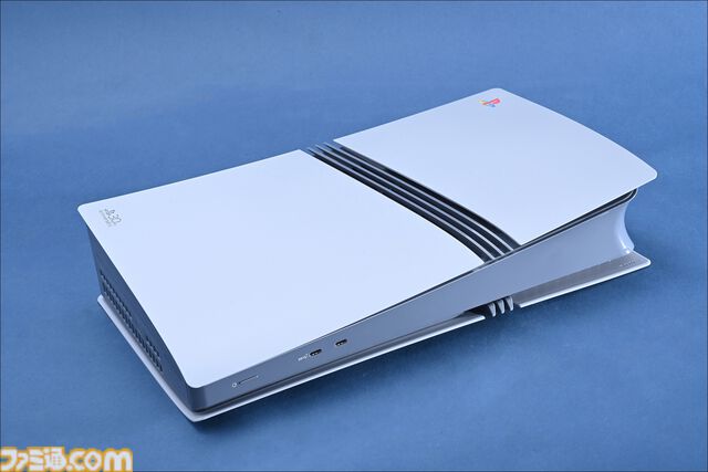 プレステ30周年記念モデルPS5Pro開封リポ。初代PSの配色や限定ロゴがカッコよすぎる、アクセサリーや化粧箱へのこだわりもスゴい