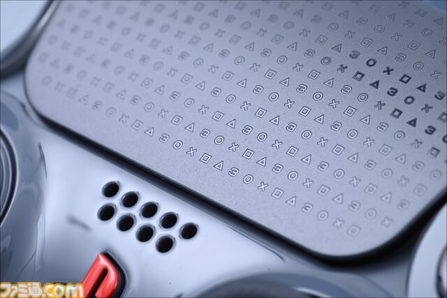 プレステ30周年記念モデルPS5Pro開封リポ。初代PSの配色や限定ロゴがカッコよすぎる、アクセサリーや化粧箱へのこだわりもスゴい