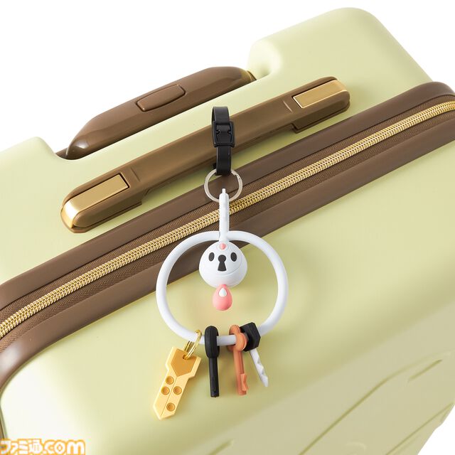 『ポケモン』ミミッキュのスーツケースが外から中までかわいい。ピッピにんぎょうのネックピローなど旅行に役立つグッズが11月30日にポケモンセンターで発売