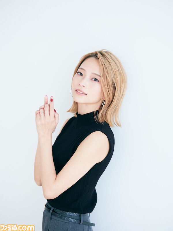 今井麻美さん、立花理香さん、MoeMiさんによるクリスマスカバーアルバムのジャケット、収録曲、店舗オリジナル特典が公開。発売日は12月25日に変更