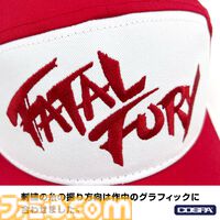 テリー・ボガードの愛用バイザーが商品化。頭上に投げて「OK！」と叫びたい。刺繍糸の振り方向は作中のグラフィックを参考