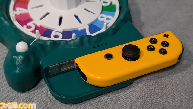 Switch『人生ゲーム』専用ルーレットコントローラーで遊んでみた。タカタタタタタ……アナログな心地よさ、出目もぴったりゲームとリンク
