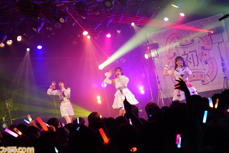 『学マス』デビューライブツアー“初心公演”（梅田）リポート。人前で泣かない薄井さんも弟くんたちを前に号泣！ 3ヵ月溜めた想いが結実