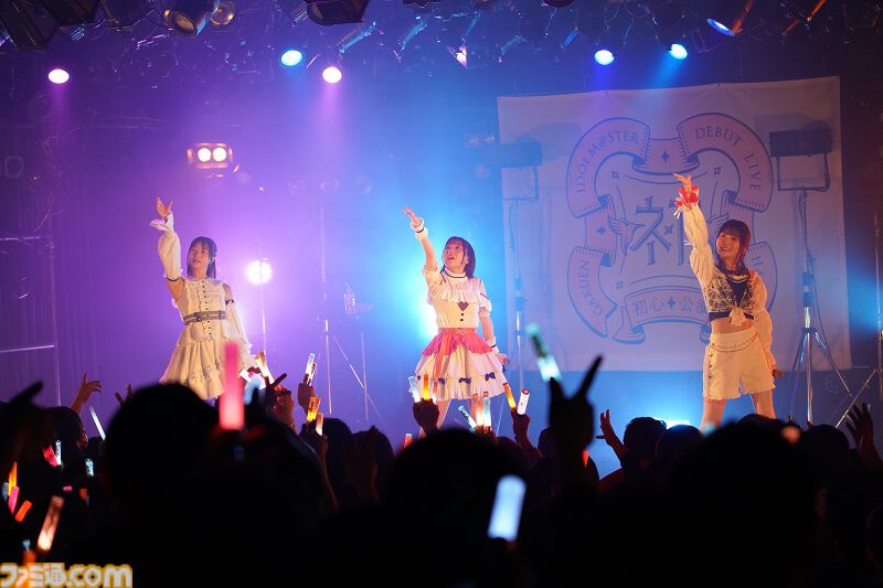 『学マス』デビューライブツアー“初心公演”（梅田）リポート。人前で泣かない薄井さんも弟くんたちを前に号泣！ 3ヵ月溜めた想いが結実