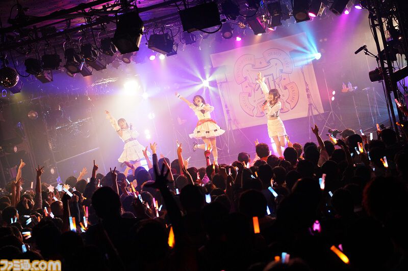 『学マス』デビューライブツアー“初心公演”（梅田）リポート。人前で泣かない薄井さんも弟くんたちを前に号泣！ 3ヵ月溜めた想いが結実