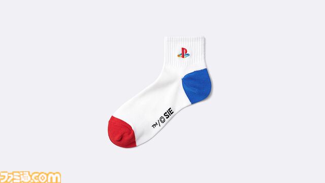 【プレステ30周年】GUコラボアイテム本日発売。PS5までの歴代コントローラーや△○×□デザインのスウェットなどが展開