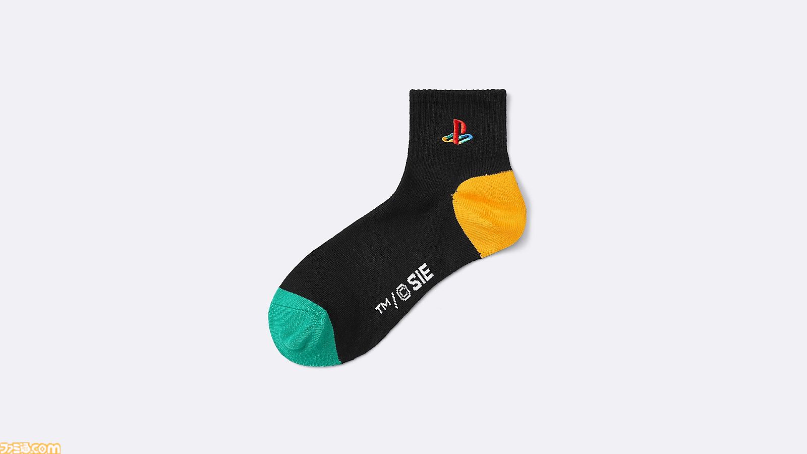 【プレステ30周年】GUコラボアイテム本日発売。PS5までの歴代コントローラーや△○×□デザインのスウェットなどが展開