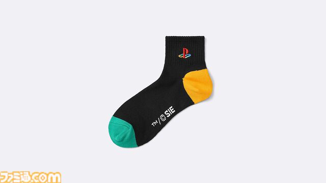 【プレステ30周年】GUコラボアイテム本日発売。PS5までの歴代コントローラーや△○×□デザインのスウェットなどが展開
