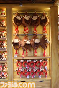 USJ“ドンキーコング・カントリー”先行体験リポート。途切れたレールをジャンプで飛び越えるトロッコなど、ゲーム内でおなじみのシーンを実際に体験できる夢のようなエリア