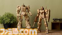 『ガンダム』竹製のシャア専用ザクIIのクラフトパズルが本日（12/10）発売。工具や接着剤なしで組み立て可能、パーツ総数は全358ピース