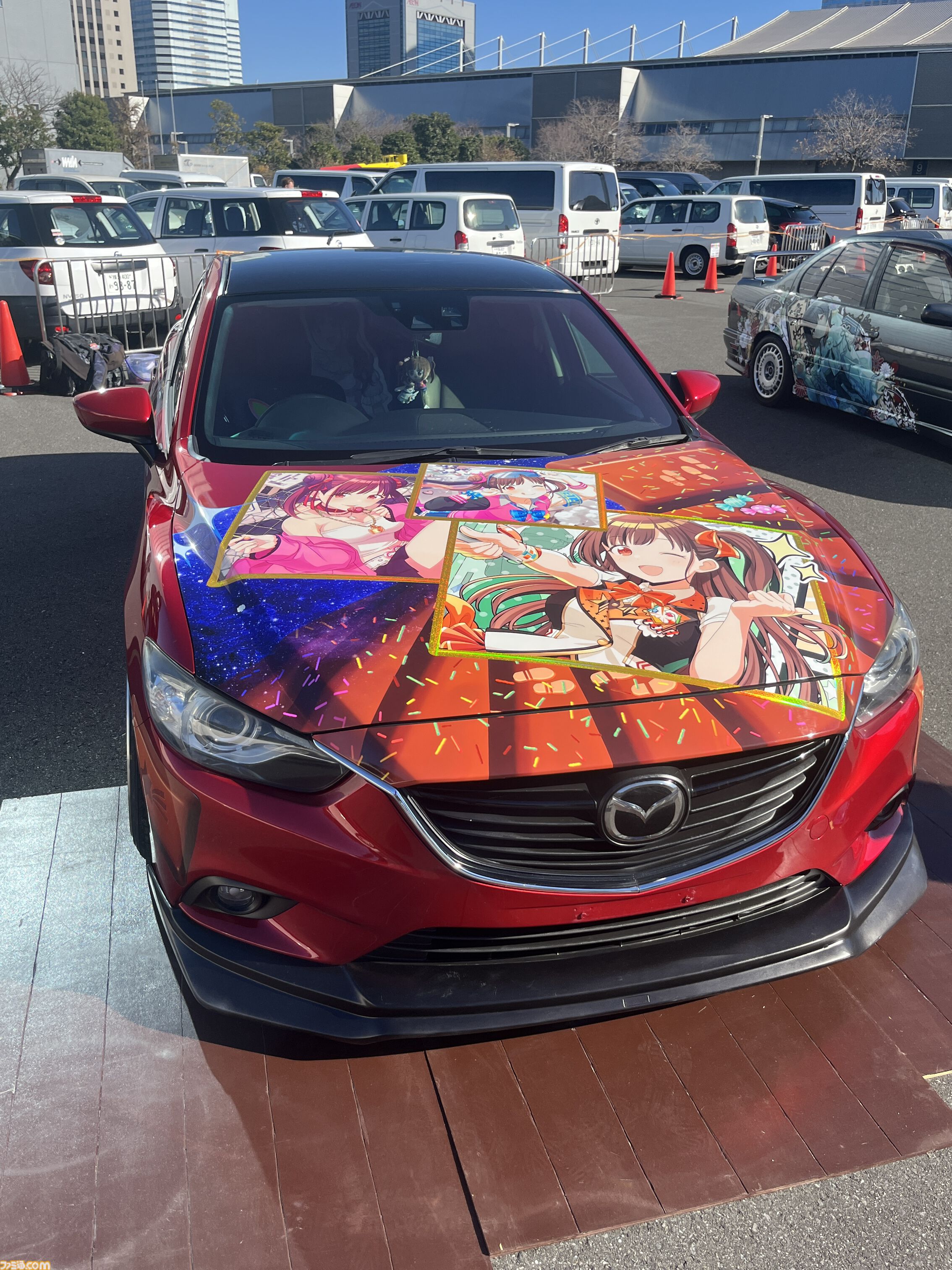 『アイマスエキスポ』リポート。プロデューサーたちによる創作物や痛車&痛バイクの展示、アイドルたちによるライブステージなど、『アイマス』への“アイ”が存分に集う