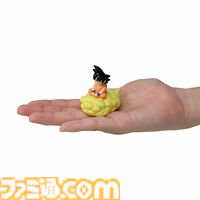 『ドラゴンボール』のトミカが登場。第1弾は“孫悟空の筋斗雲”と“ブルマのバイク”。今後も“フリーザの小型ポッド”などが続々発売