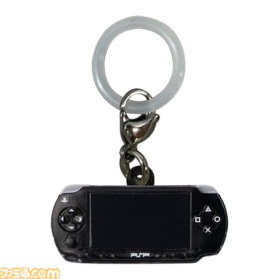 歴代PSコントローラーやPSPが手のひらサイズのアクセサリーに。全国のガシャポンで発売中