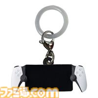 歴代PSコントローラーやPSPが手のひらサイズのアクセサリーに。全国のガシャポンで発売中